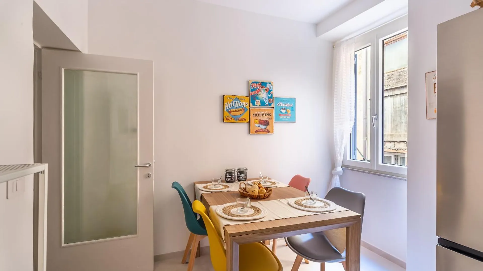 Apartment Iflat New Cozy Retreat Near The Colosseum Rome