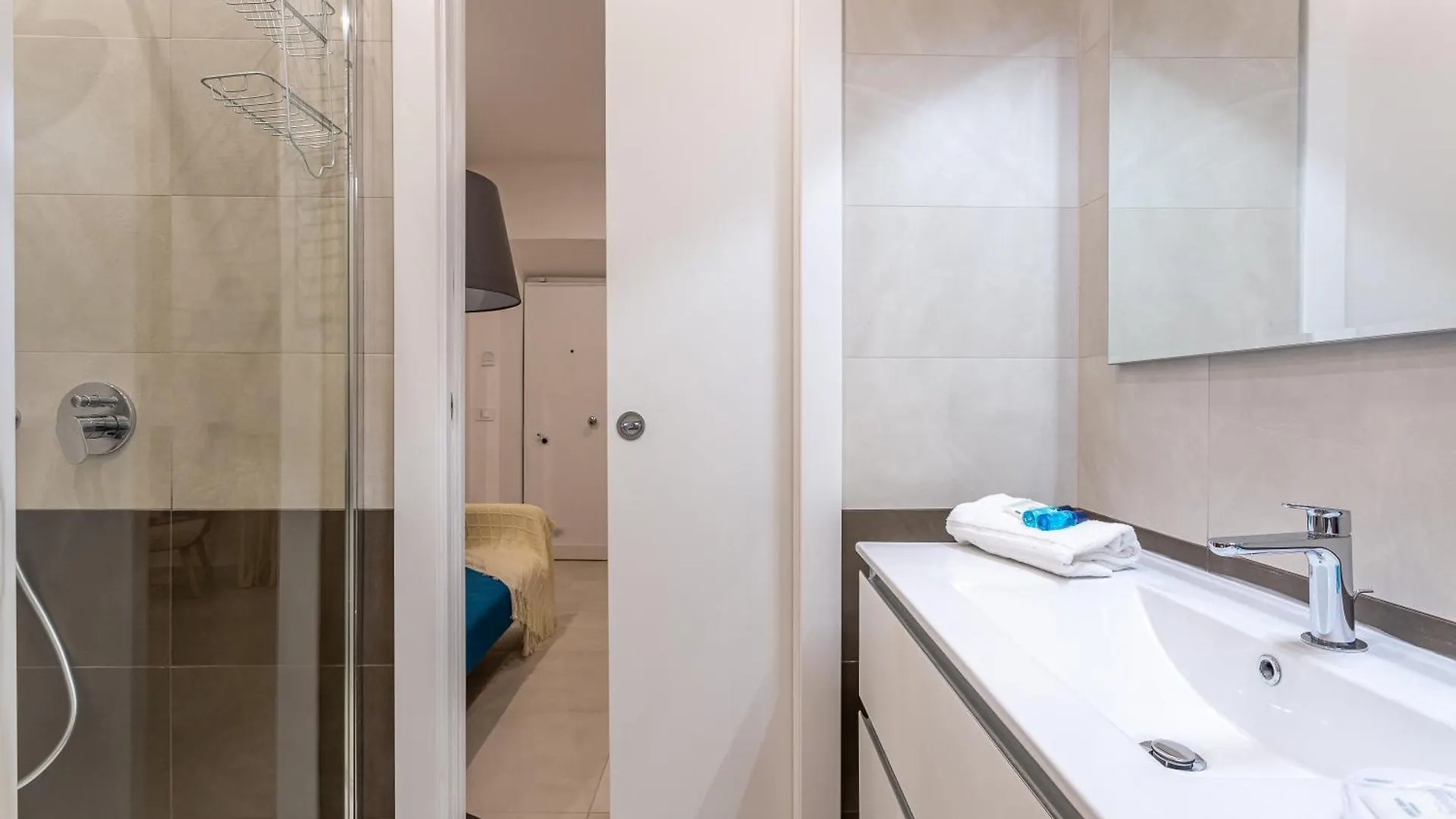 Iflat New Cozy Retreat Near The Colosseum Rome Apartment