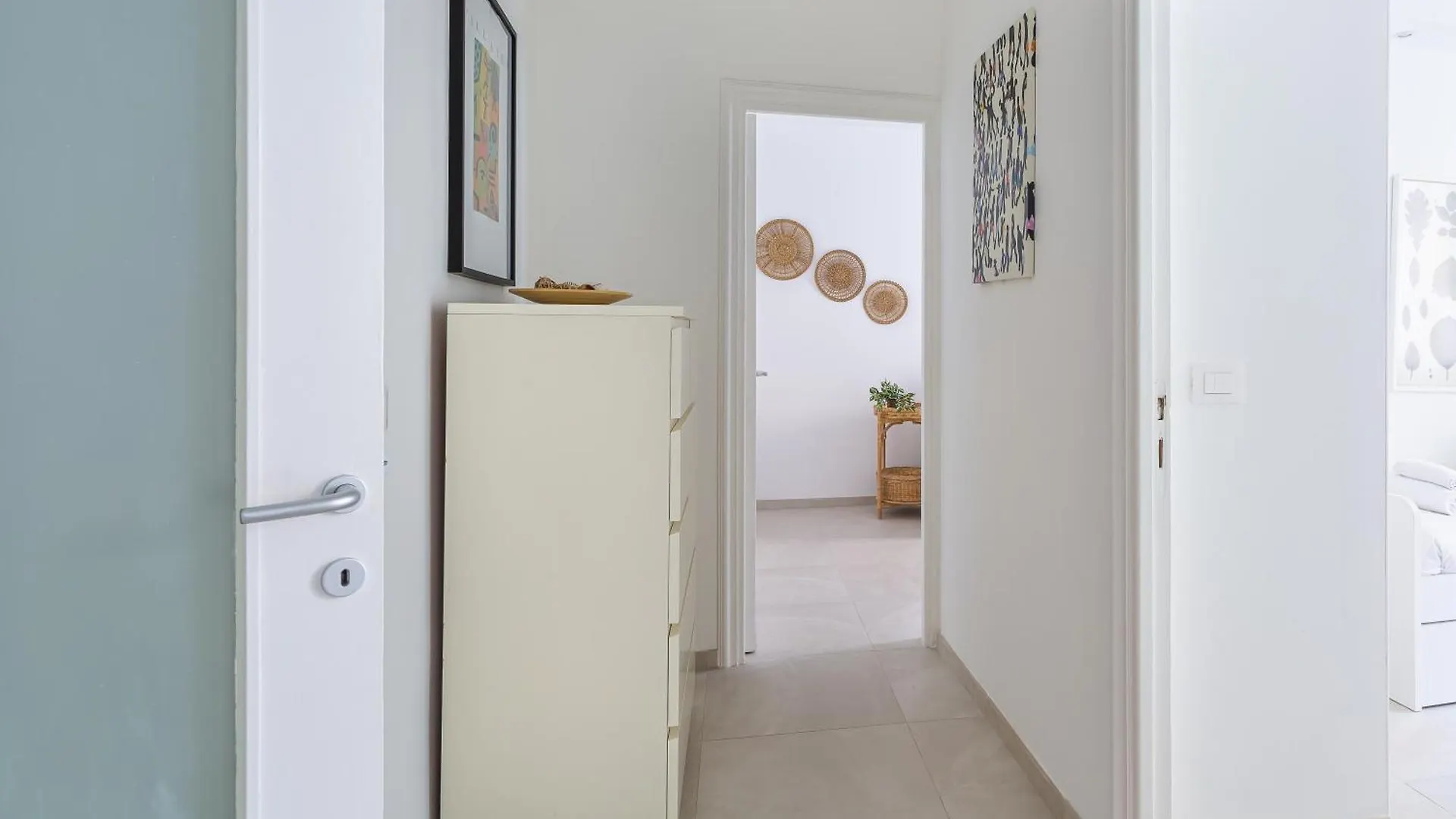 Apartment Iflat New Cozy Retreat Near The Colosseum Rome