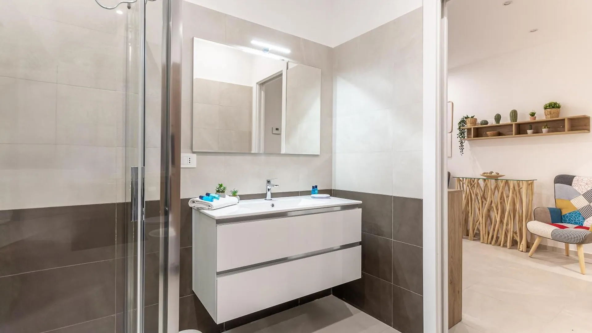 Apartment Iflat New Cozy Retreat Near The Colosseum Rome