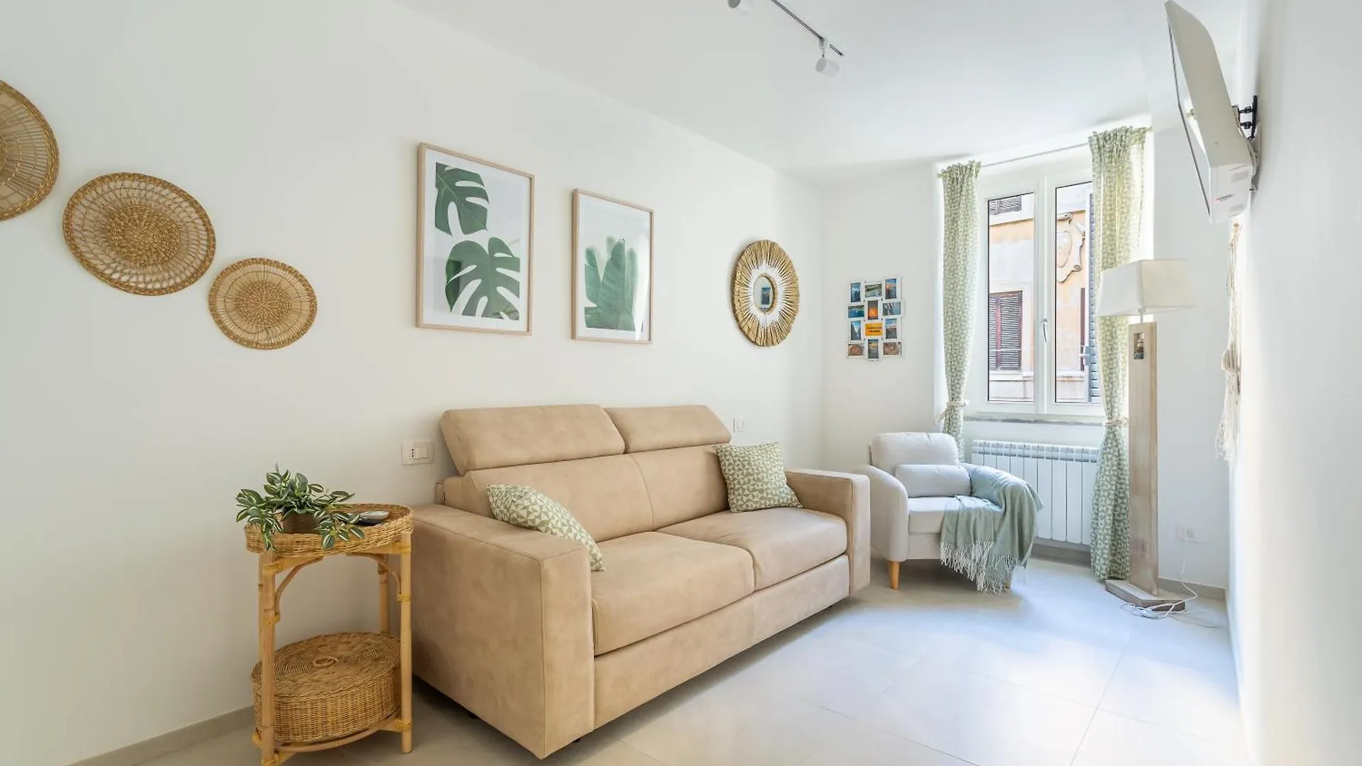 Apartment Iflat New Cozy Retreat Near The Colosseum Rome Italy